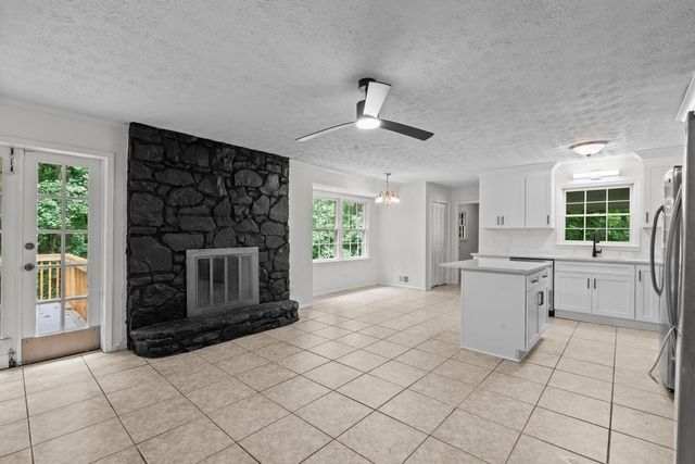 246 Barbara Lane SW, Mableton, GA 30126