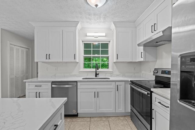 246 Barbara Lane SW, Mableton, GA 30126
