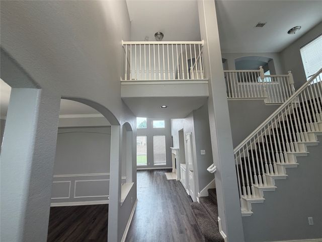 1055 Heathrow Drive, Frisco, TX 75036