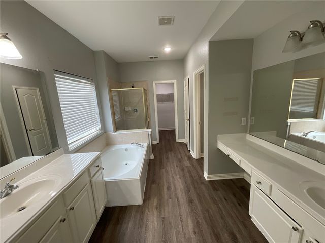 1055 Heathrow Drive, Frisco, TX 75036