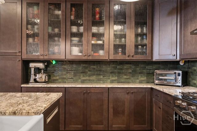 585 White Circle 402, Athens, GA 30605