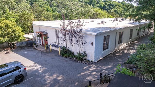 585 White Circle 402, Athens, GA 30605