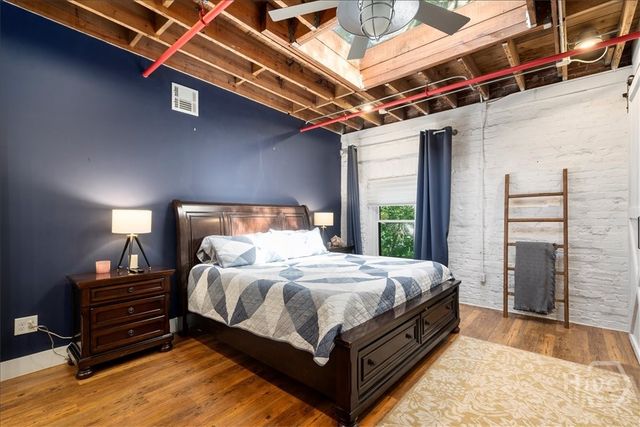 585 White Circle 402, Athens, GA 30605