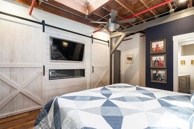 585 White Circle 402, Athens, GA 30605
