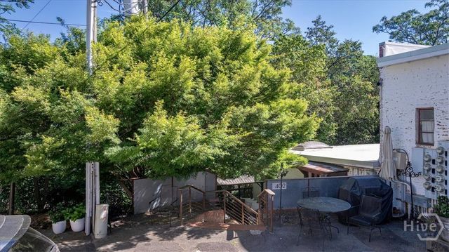 585 White Circle 402, Athens, GA 30605