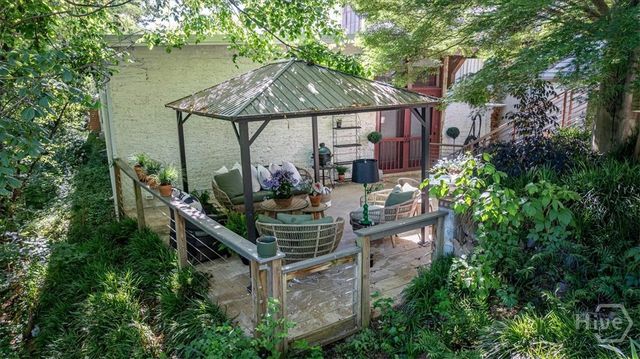 585 White Circle 402, Athens, GA 30605