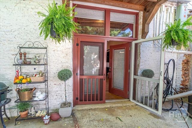 585 White Circle 402, Athens, GA 30605