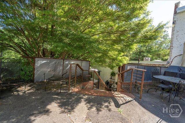 585 White Circle 402, Athens, GA 30605