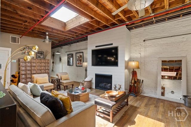 585 White Circle 402, Athens, GA 30605