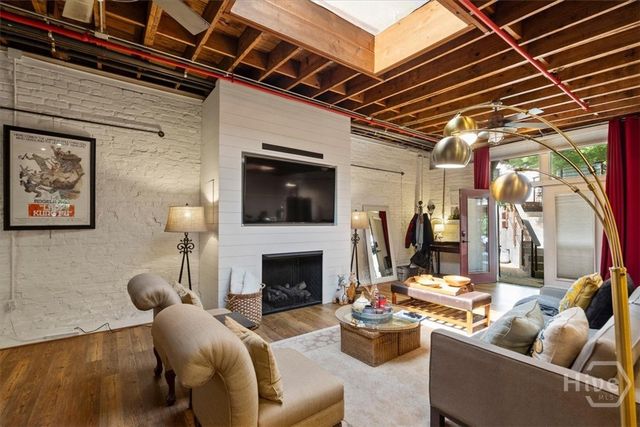 585 White Circle 402, Athens, GA 30605
