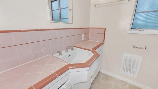154 S Lima Street, Sierra Madre, CA 91024
