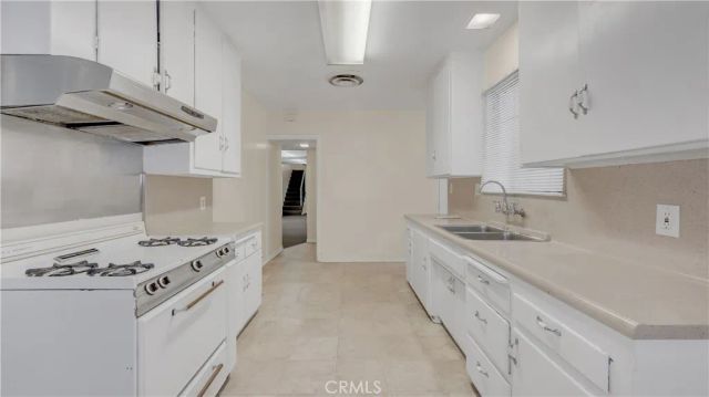 154 S Lima Street, Sierra Madre, CA 91024