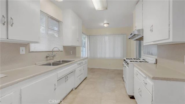 154 S Lima Street, Sierra Madre, CA 91024