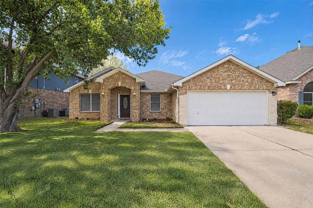 2440 Ranchview Drive, Grand Prairie, TX 75052 — photo 3