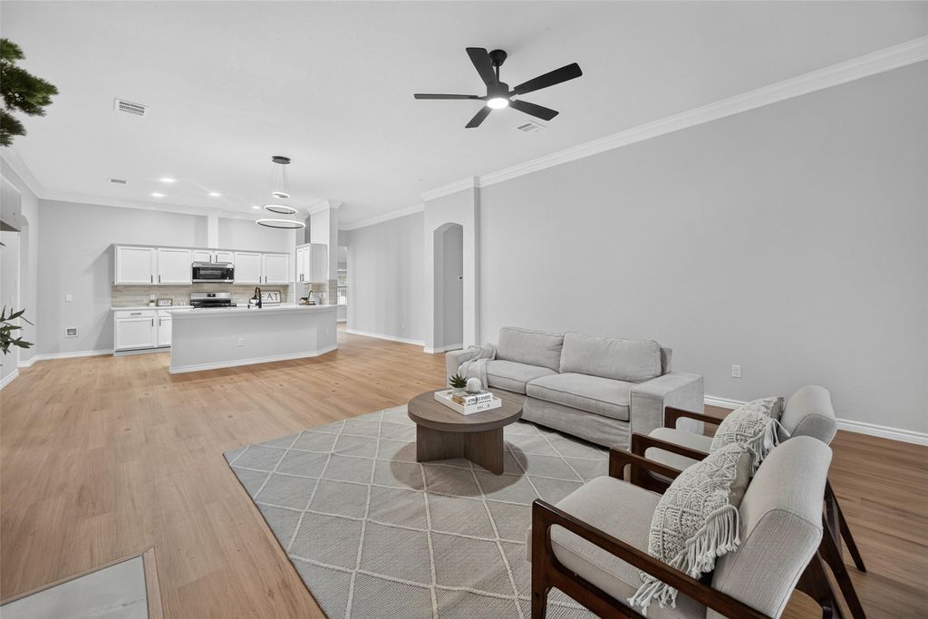 2440 Ranchview Drive, Grand Prairie, TX 75052 — photo 4
