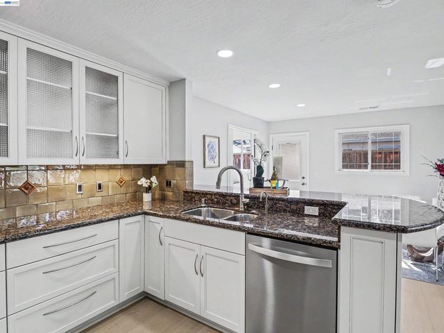 3210 Rama Dr, San Jose, CA 95124