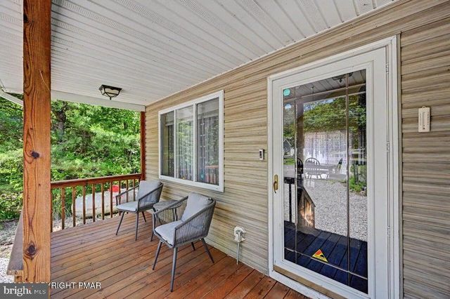 211 NADINE BLVD, Pocono Summit, PA 18346