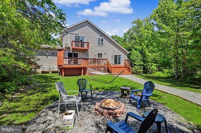 211 NADINE BLVD, Pocono Summit, PA 18346