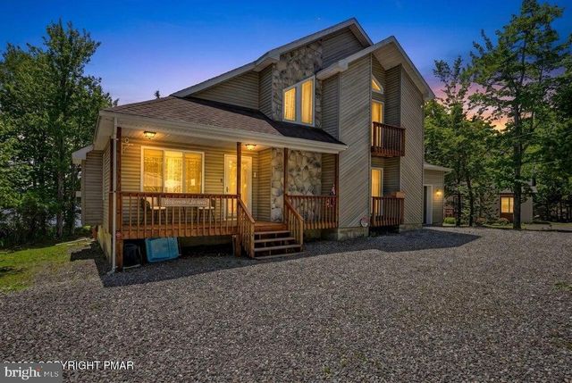 211 NADINE BLVD, Pocono Summit, PA 18346