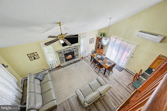 211 NADINE BLVD, Pocono Summit, PA 18346