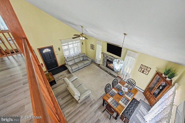211 NADINE BLVD, Pocono Summit, PA 18346