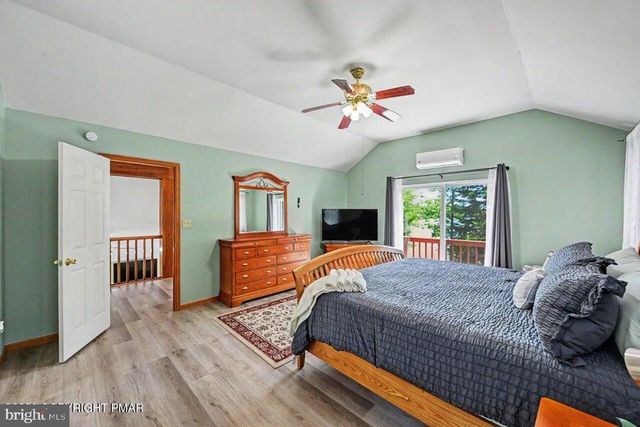 211 NADINE BLVD, Pocono Summit, PA 18346