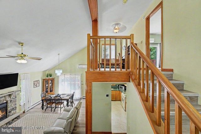 211 NADINE BLVD, Pocono Summit, PA 18346