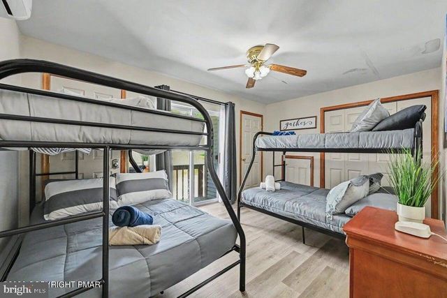 211 NADINE BLVD, Pocono Summit, PA 18346