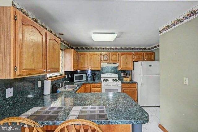 211 NADINE BLVD, Pocono Summit, PA 18346