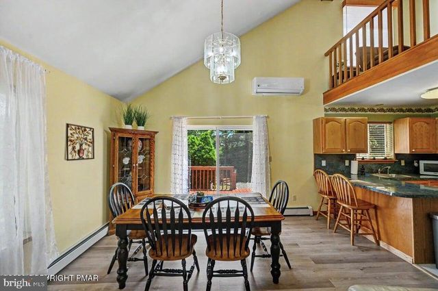211 NADINE BLVD, Pocono Summit, PA 18346