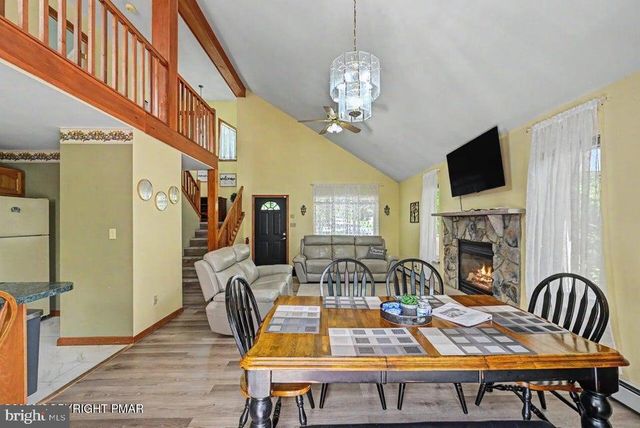 211 NADINE BLVD, Pocono Summit, PA 18346