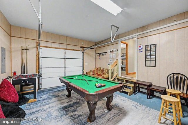 211 NADINE BLVD, Pocono Summit, PA 18346