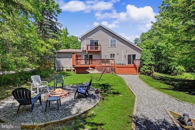 211 NADINE BLVD, Pocono Summit, PA 18346
