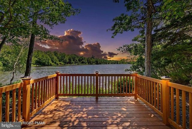 211 NADINE BLVD, Pocono Summit, PA 18346