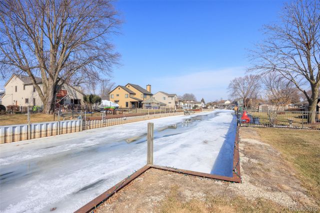 39401 Lakeshore Drive, Harrison Charter Township, MI 48045