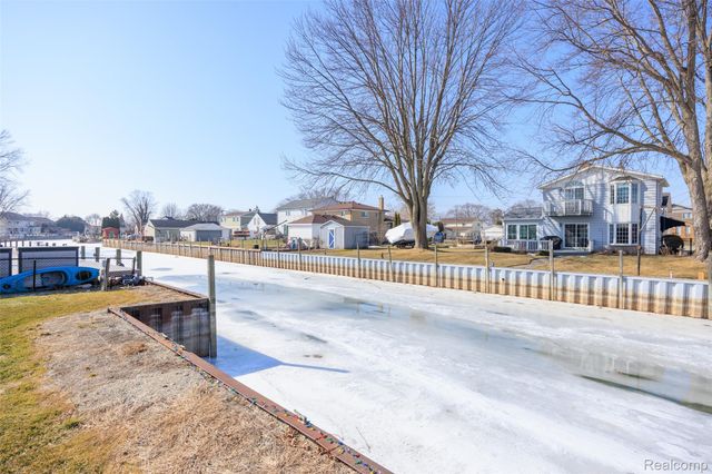 39401 Lakeshore Drive, Harrison Charter Township, MI 48045