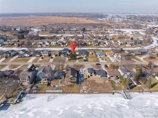39401 Lakeshore Drive, Harrison Charter Township, MI 48045