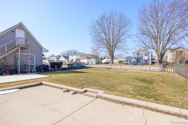 39401 Lakeshore Drive, Harrison Charter Township, MI 48045