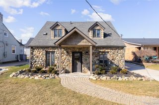 39401 Lakeshore Drive, Harrison Charter Township, MI 48045