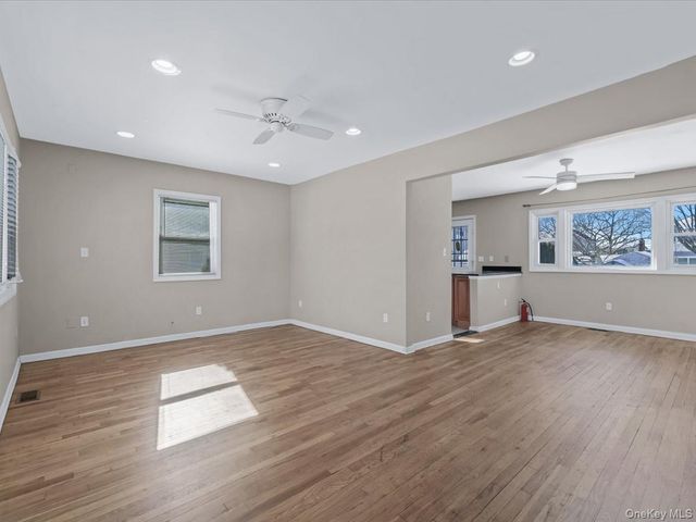 1987 Lakeville Road, New Hyde Park, NY 11040