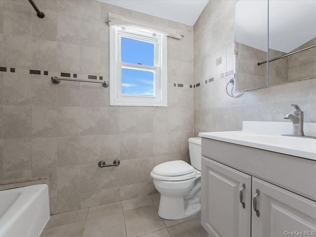 1987 Lakeville Road, New Hyde Park, NY 11040