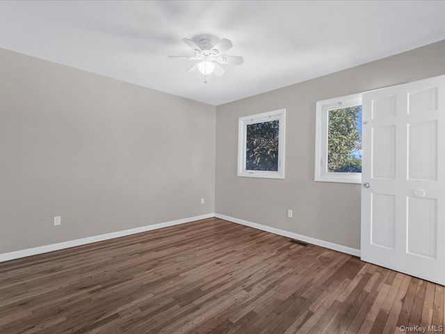 1987 Lakeville Road, New Hyde Park, NY 11040