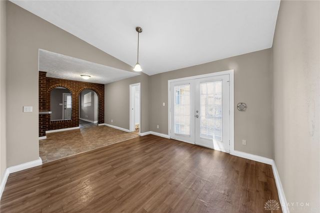 304 Applegate Road, Englewood, OH 45322