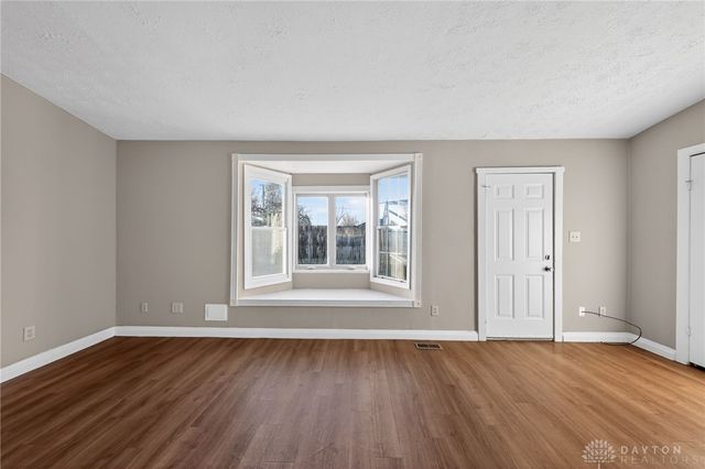 304 Applegate Road, Englewood, OH 45322