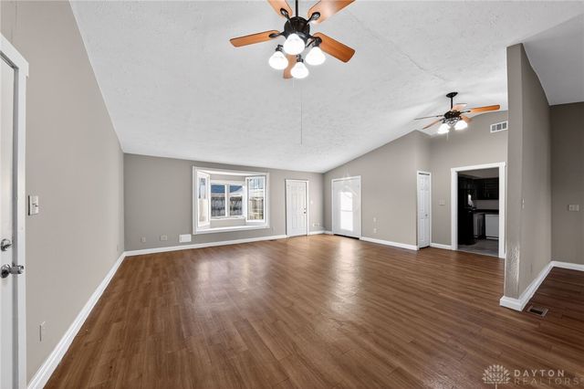 304 Applegate Road, Englewood, OH 45322