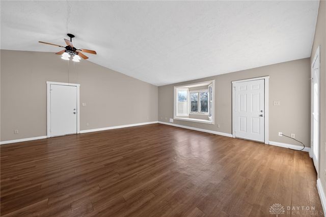 304 Applegate Road, Englewood, OH 45322