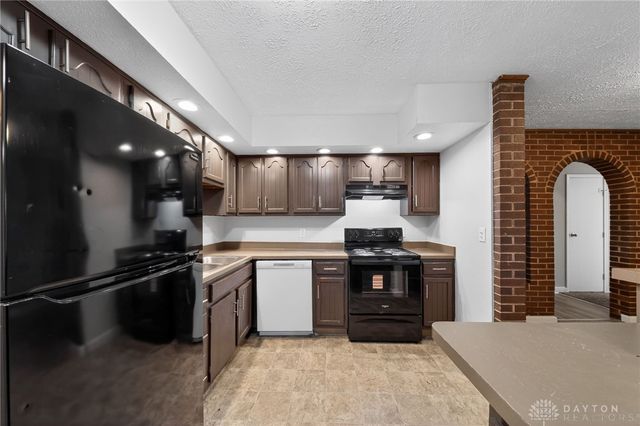 304 Applegate Road, Englewood, OH 45322