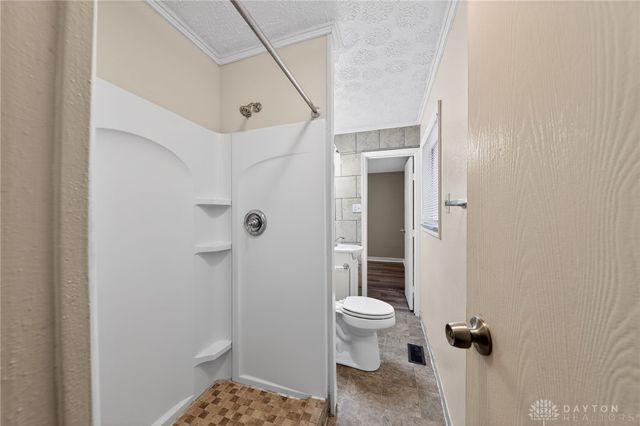 304 Applegate Road, Englewood, OH 45322