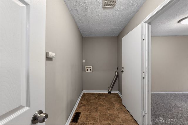 304 Applegate Road, Englewood, OH 45322