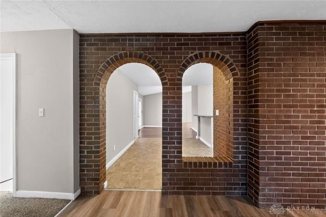 304 Applegate Road, Englewood, OH 45322